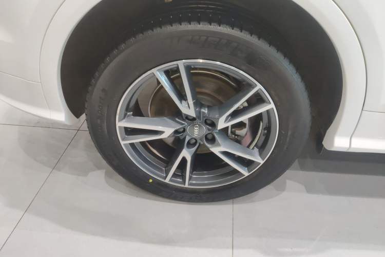 Used Audi Q5L 2020 Updated 40 TFSI Prestige Fashion Edition Right Rear Wheel Hub