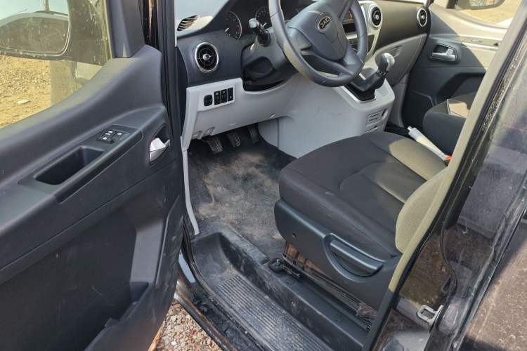 Used JAC Refine M3 2025 PLUS 1.8L Manual Comfort Version 7/8 Seats