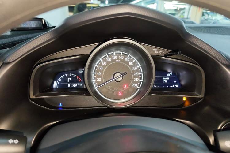 Used Mazda 3 Axela 2017 Sedan 1.5L Automatic Luxury Model Emission Standard China V