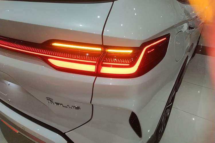 Used BYD Song PLUS New Energy 2025 DM-i 112KM Prestige Model Right Rear Taillight