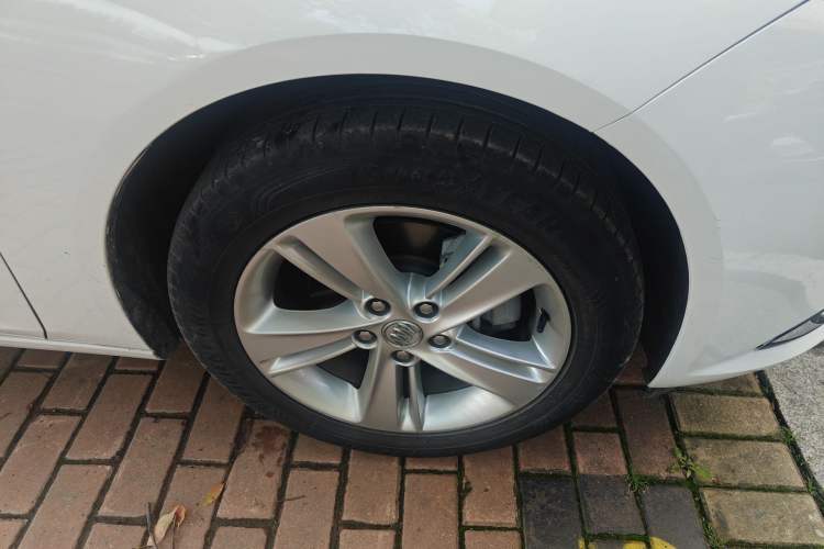 Used Buick Regal 2019 20T Elite Version China VI Standard Right Front Wheel Hub