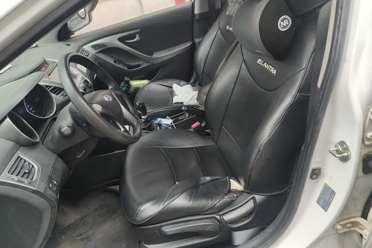 Used Hyundai Elantra (5th Generation / Langdong) 2016 1.6L Manual Luxury Model
