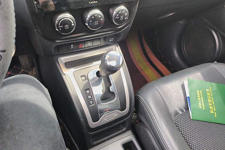 Used Jeep Compass 2014 Revised Version 2.4L Four-Wheel Drive Comfort Edition Gear Lever