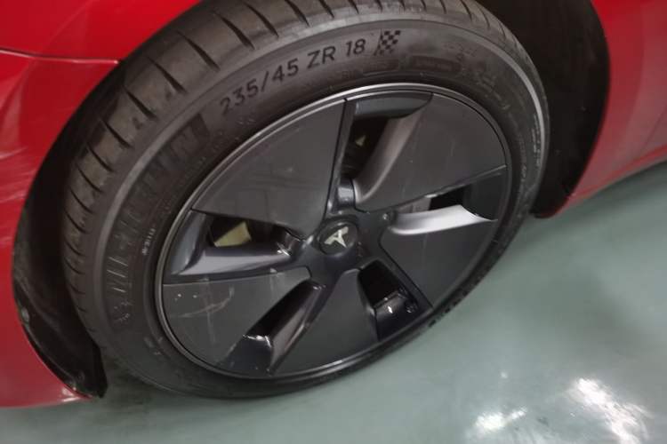 Used Tesla Model 3 2022 Rear-Wheel-Drive Version Left Front Wheel Hub