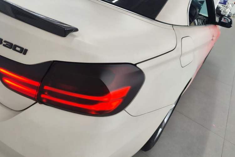 Used BMW 4 Series 2016 420i Convertible Fashion Model
