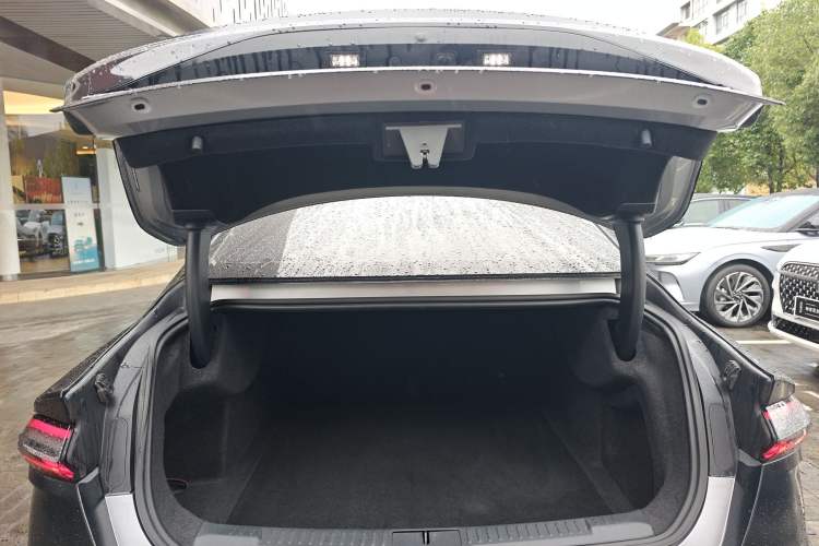 Used Lincoln Z 2024 2.0T Two-Wheel Drive Prestige Hybrid Version
