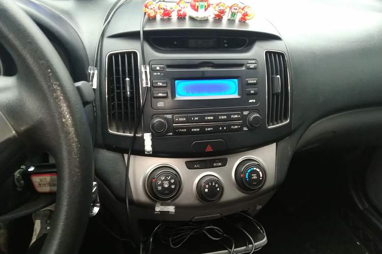 Used Hyundai Celesta 2011 1.6L Manual Comfort Edition Audio And AC Panel