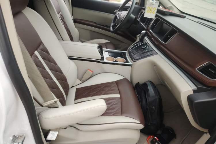 Used Buick GL8 2018 28T Comfort Model China VI Standard