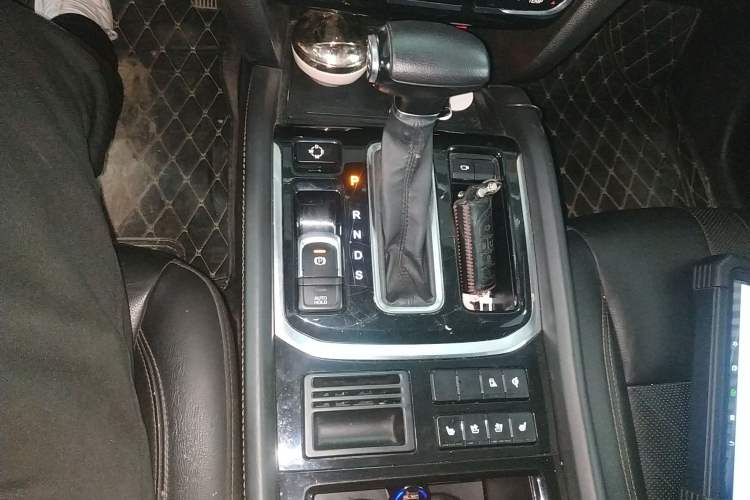 Used GAC Trumpchi GS8 2017 320T Two-Wheel Drive Luxury Smart Connectivity Version (7 Seats)