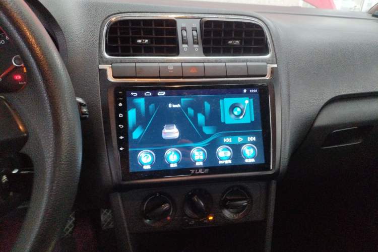 Used Volkswagen Polo 2011 1.6L Automatic ZhiShang Version Audio And AC Panel