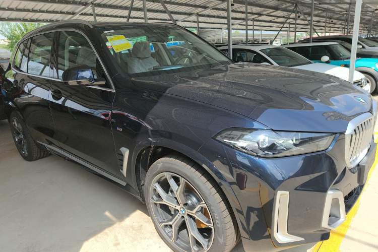 Used BMW X5 2023 xDrive 30Li Luxury M Sport Package