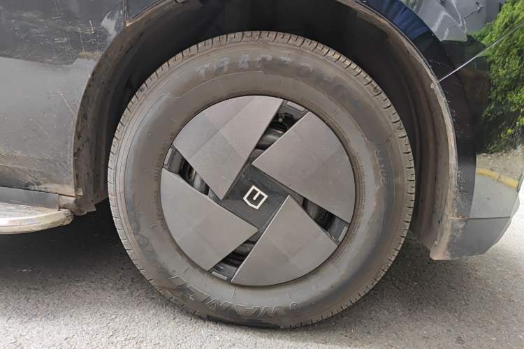 Used Farizon Super VAN 2025 Model, Zhifu Edition, Mid-axle High-roof, 68 kWh, Zhixin Right Front Wheel Hub