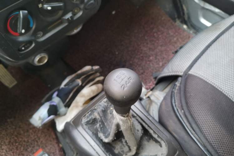 Used Wuling Zhiguang Small Truck 2016 1.2L Single-Row LSI Gear Lever