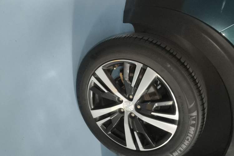 Used Peugeot 5008 2017 350THP 7-Seater Elite Edition Right Rear Wheel Hub