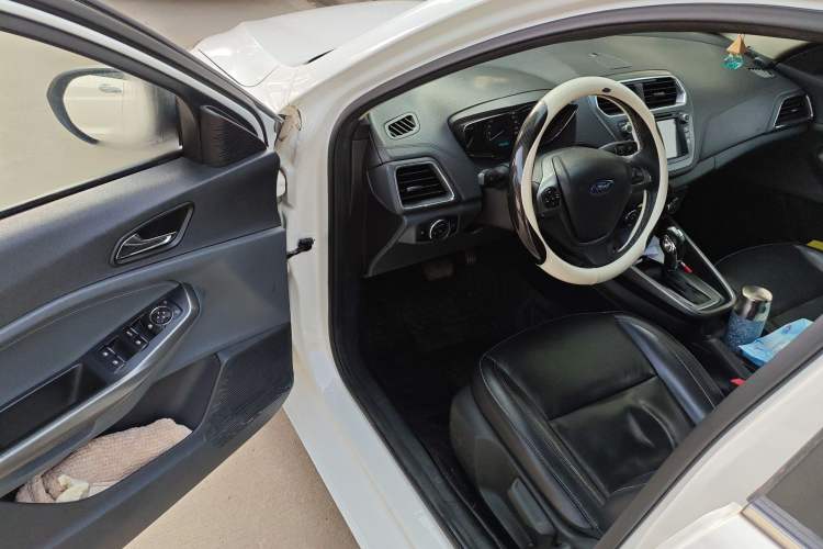 Used Ford Escort 2015 1.5L Automatic Fashion Model