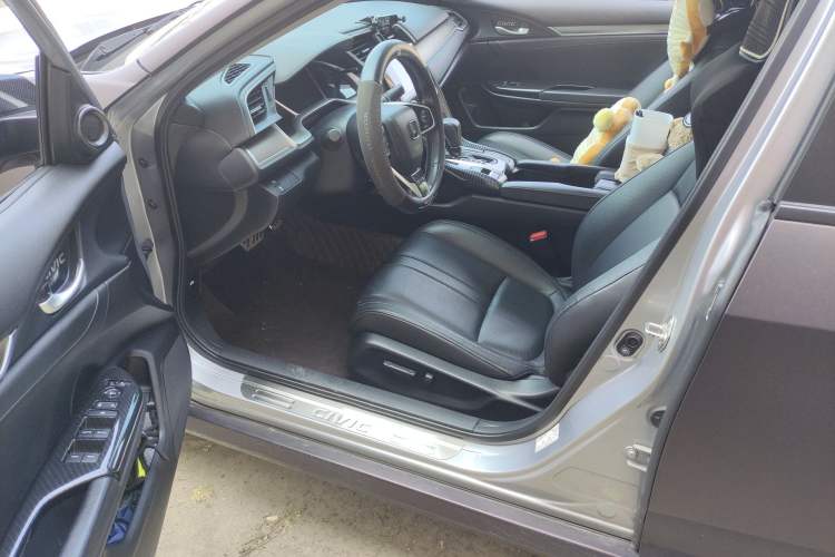 Used Honda Civic 2016 220TURBO CVT Prestige Edition Driver Seat