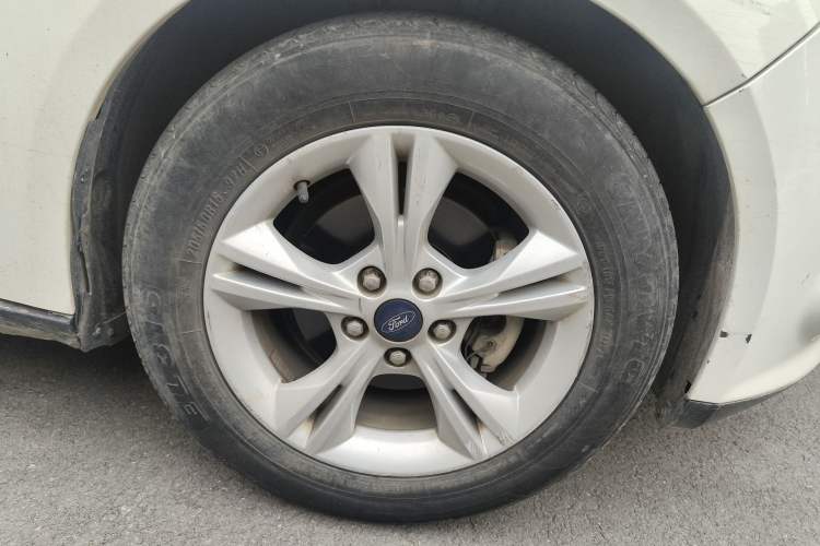 Used Ford Focus 2012 Sedan 1.6L Automatic Fashion Edition