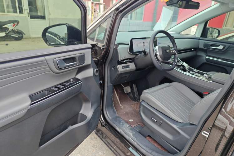 Used JAC Refine RF8 PHEV 2024 Zhiling Edition 1.5T 150KM Flagship Model – Lithium Iron Phosphate
