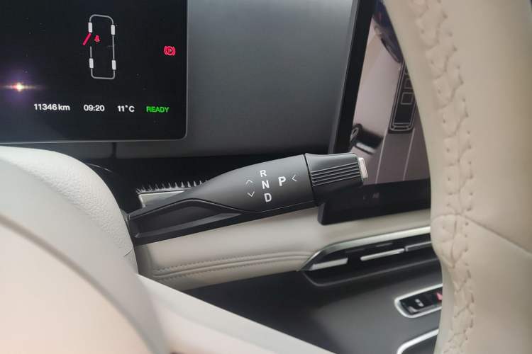 Used VOYAH Dream 2025 PHEV Four-Wheel-Drive Flagship Kunpeng Edition