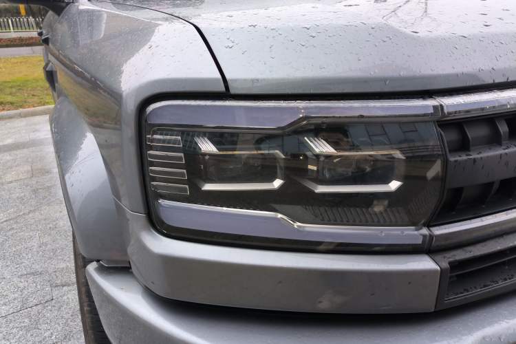 Used Formula Leopard 5 2025 TianShen Intelligent Driving Max Edition Right Front Headlight