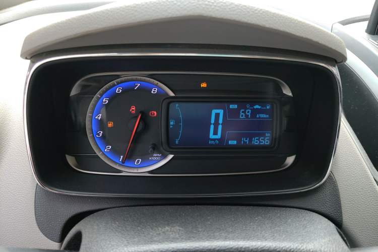 Used Chevrolet Trax 2014 1.4T Manual Two-Wheel Drive Comfort Model Instrument Cluster