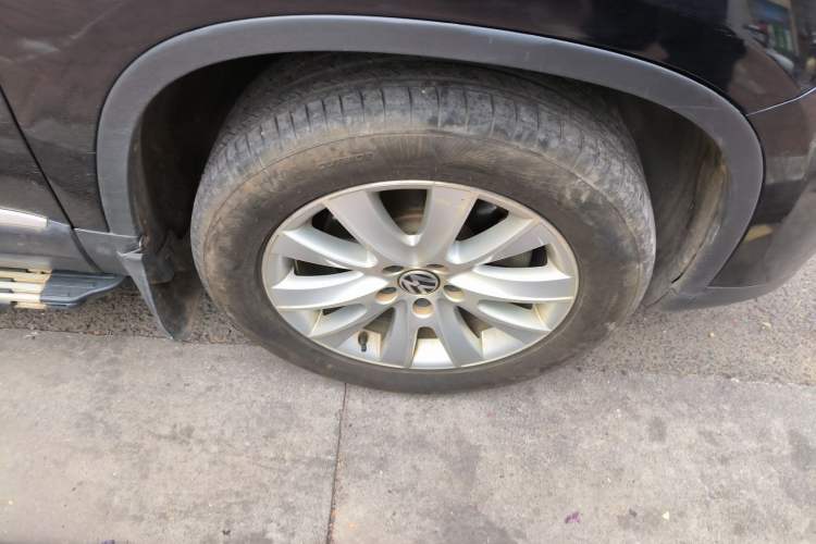 Used Volkswagen Tiguan 2015 1.8TSI Automatic Two-Wheel Drive Luxury Model Right Front Wheel Hub