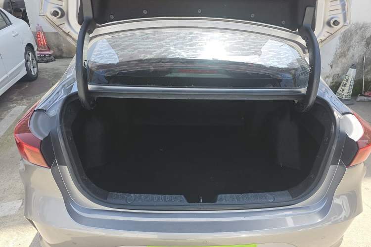 Used CHANGAN Eado 2020 PLUS Blue Whale NE 1.4T GDI DCT Prestige Model Trunk