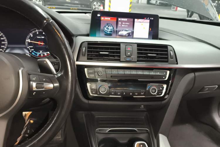 Used BMW 3 Series 2018 330i M Sport Night Edition Audio And AC Panel