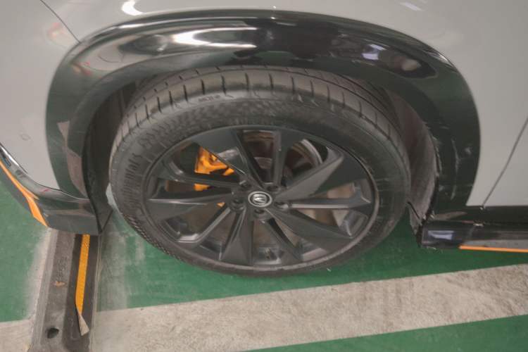 Used CHANGAN UNI-T 2022 1.5T Sport Edition Flagship Version Exterior 4