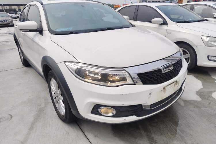 Used Qoros 3 2016 Urban SUV 1.6T Automatic Zhiyue Model Exterior 1