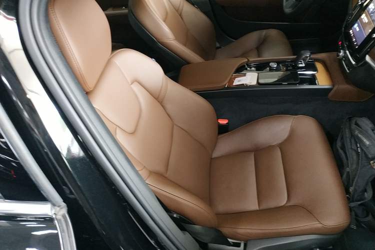 Used Volvo S90 2024 B5 Zhiyi Luxury Edition
