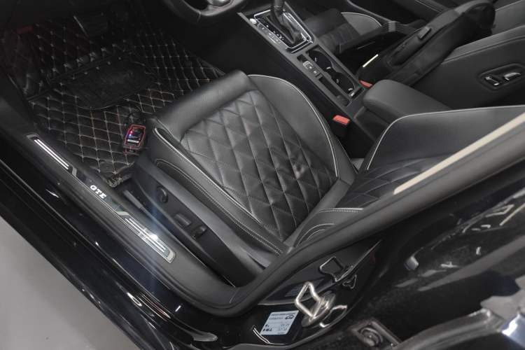 Used Volkswagen Magotan GTE Plug-in Hybrid 2022 GTE Luxury Model Left Front Seat