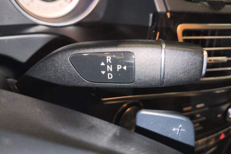 Used Mercedes-Benz E-Class 2015 Facelift E 200 L Sport Edition
