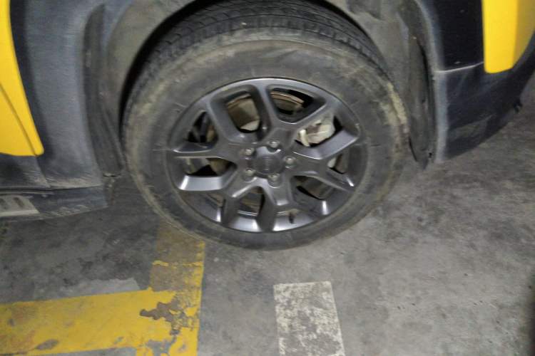 Used Jeep Renegade 2017 180T Automatic Kinetic Edition+ Right Front Wheel Hub