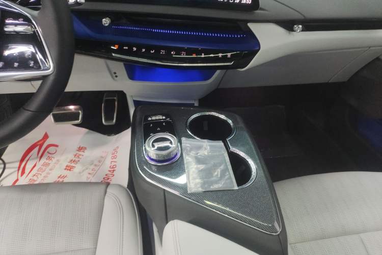 Used Cadillac OPTIQ 2024 Standard Range Version Gear Lever