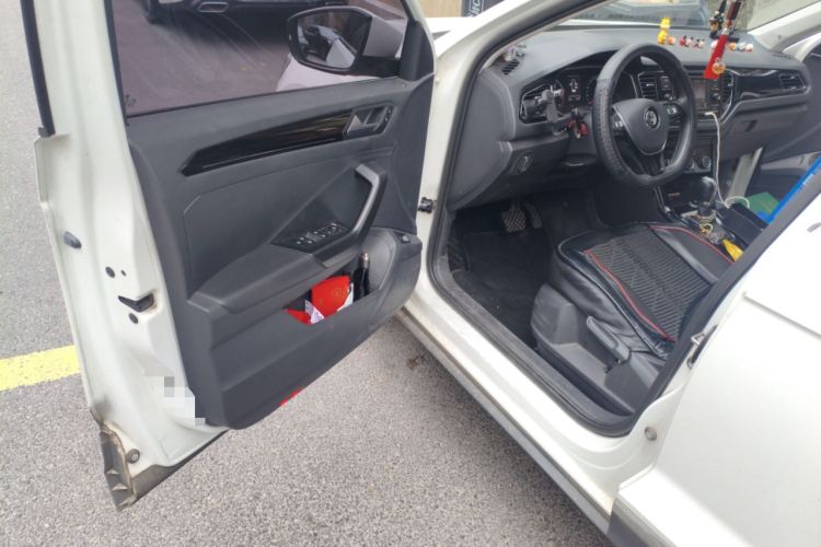 Used Volkswagen T-ROC 2018 280TSI DSG Two-Wheel-Drive Comfort Version China V Standard