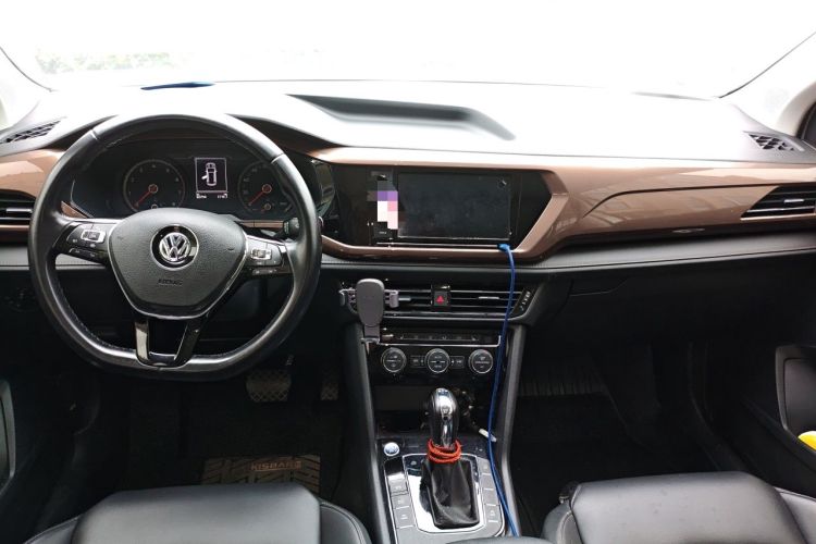 Used Volkswagen Tharu 2019 280TSI Two-Wheel Drive Luxury Version China VI Standard Center Console