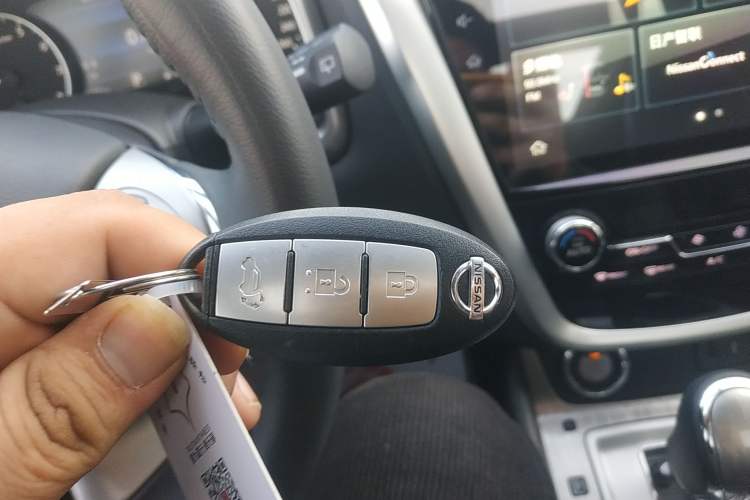 Used Nissan Murano 2019 2.5L XL Two-Wheel Drive Smart Connect Luxury Edition China VI Standard
