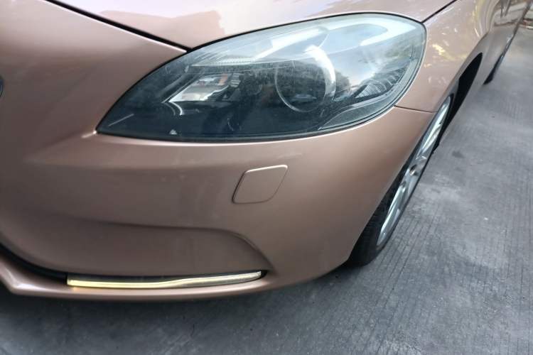 Used Volvo V40 2015 1.6T Zhiyi Edition