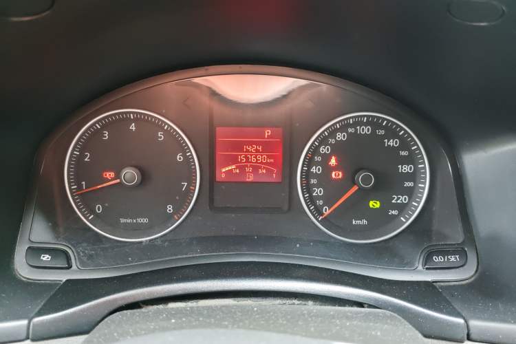 Used Volkswagen Bora 2012 1.6L Automatic Fashion Edition Odometer Close Up