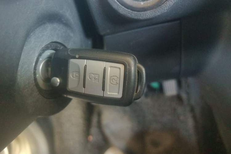 Used Dongfeng Fengon 380 2022 1.5L Luxury Edition Passenger Vehicle 5 Seats