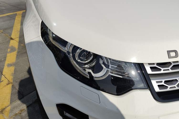 Used Land Rover Discovery Sport 2016 2.0T HSE Right Front Headlight