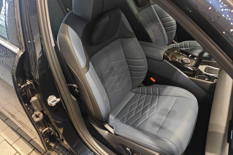 Used BMW i5 2024 eDrive 35L Luxury Model with M Sport Package
