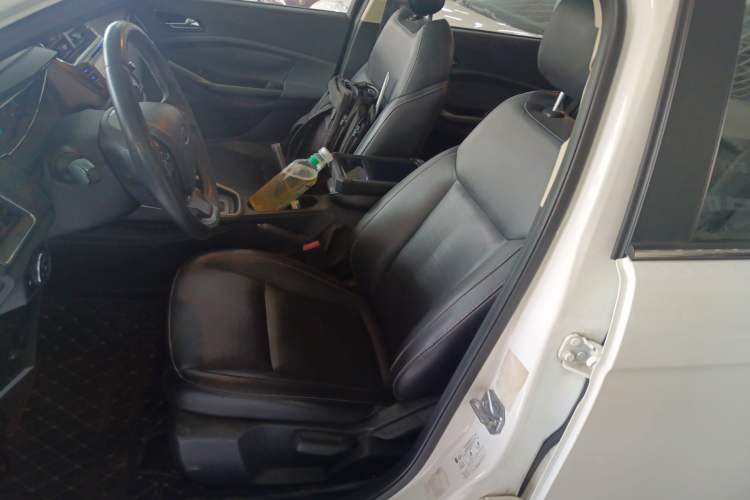 Used Ford Escort 2015 1.5L Automatic Fashion Model