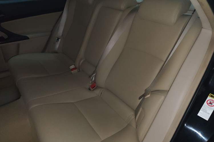 Used Toyota Reiz 2010 2.5S Fengdu Jinghua Edition Left Rear Seat