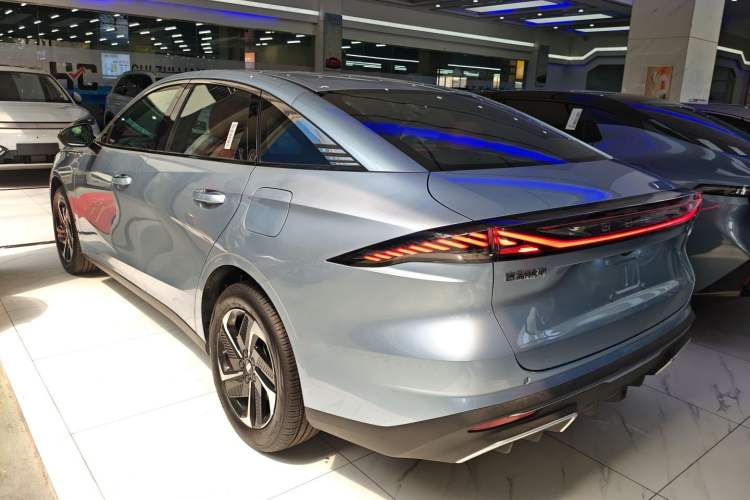 Used Geely Galaxy L6 2025 EM-i 140km Starship Edition Exterior 2