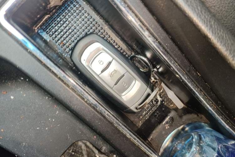 Used Geely Auto Emgrand 2016 Sedan 1.5L CVT Upward Version
