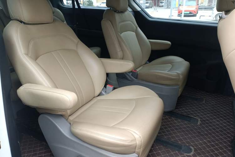 Used SAIC MAXUS G10 2019 PLUS 1.9T Manual Passenger Version Diesel Emission Standard China V
