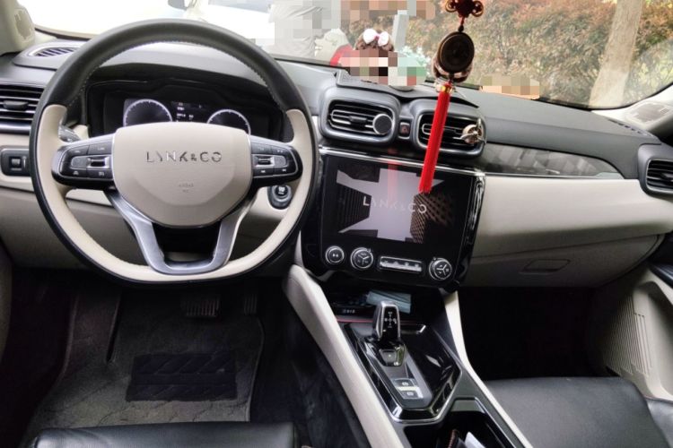 Used Lynk & Co 02 2018 1.5T DCT Two-Wheel Drive Zhaopu Version China V Standard Center Console