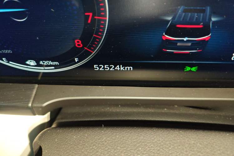 Used Buick GL8 2022 ES Landtrek 653T Comfort Edition Odometer Close Up